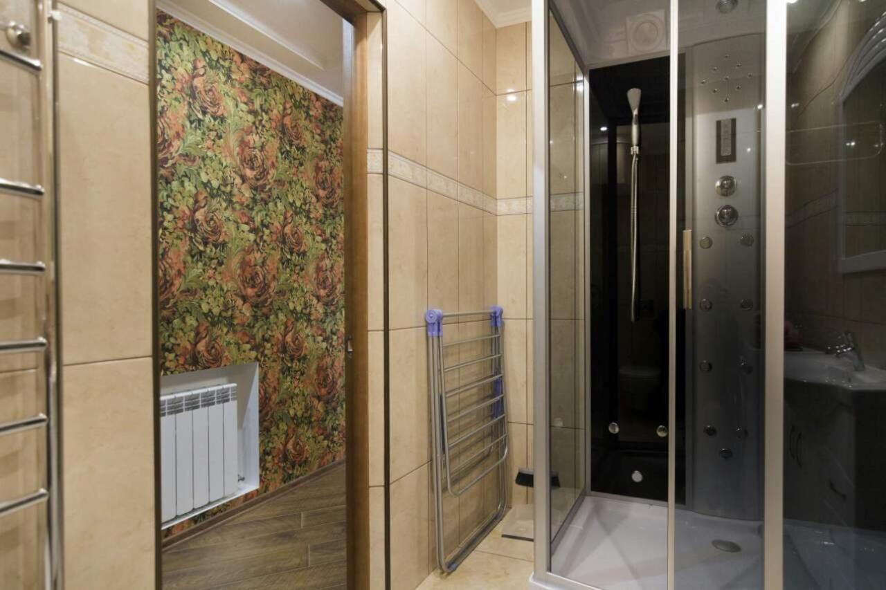 Apartment In Deribasovskay Street 20 Odessa Esterno foto